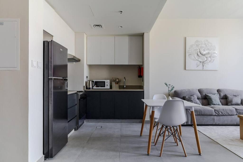 Sahab - Solo 1Br Apt In Al Jada Шарджа Екстер'єр фото